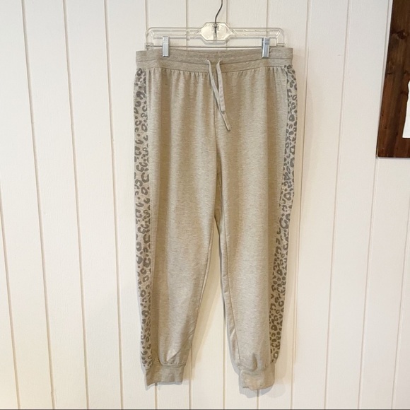 Splendid Tan Cheetah Print Long Sleeve Matching Pajama Set - Picture 9 of 13